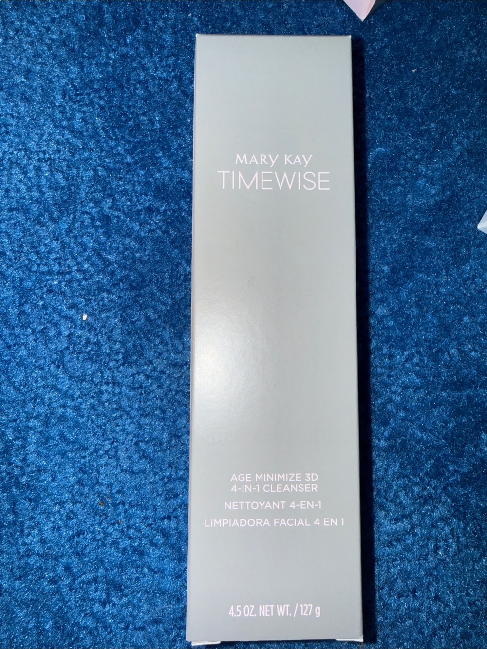 Mary Kay TimeWise Age Minimize 3-D 4-in-1 cleanser - Light Gray Packaging